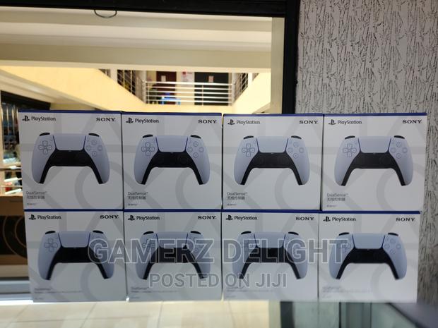 Playstation 5 Controllers - thumbnail 2