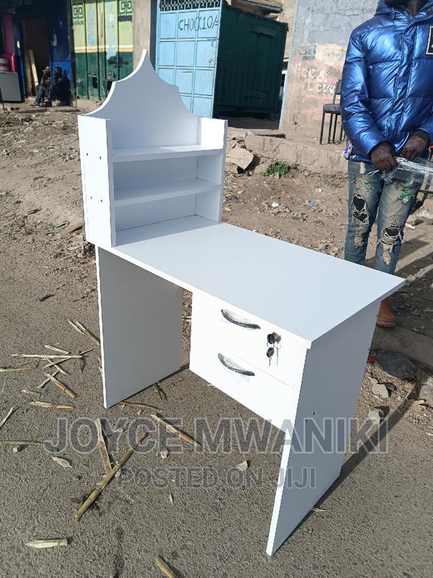 Manicure White Table. - main view