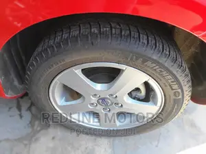 Volvo V40 2016 Red