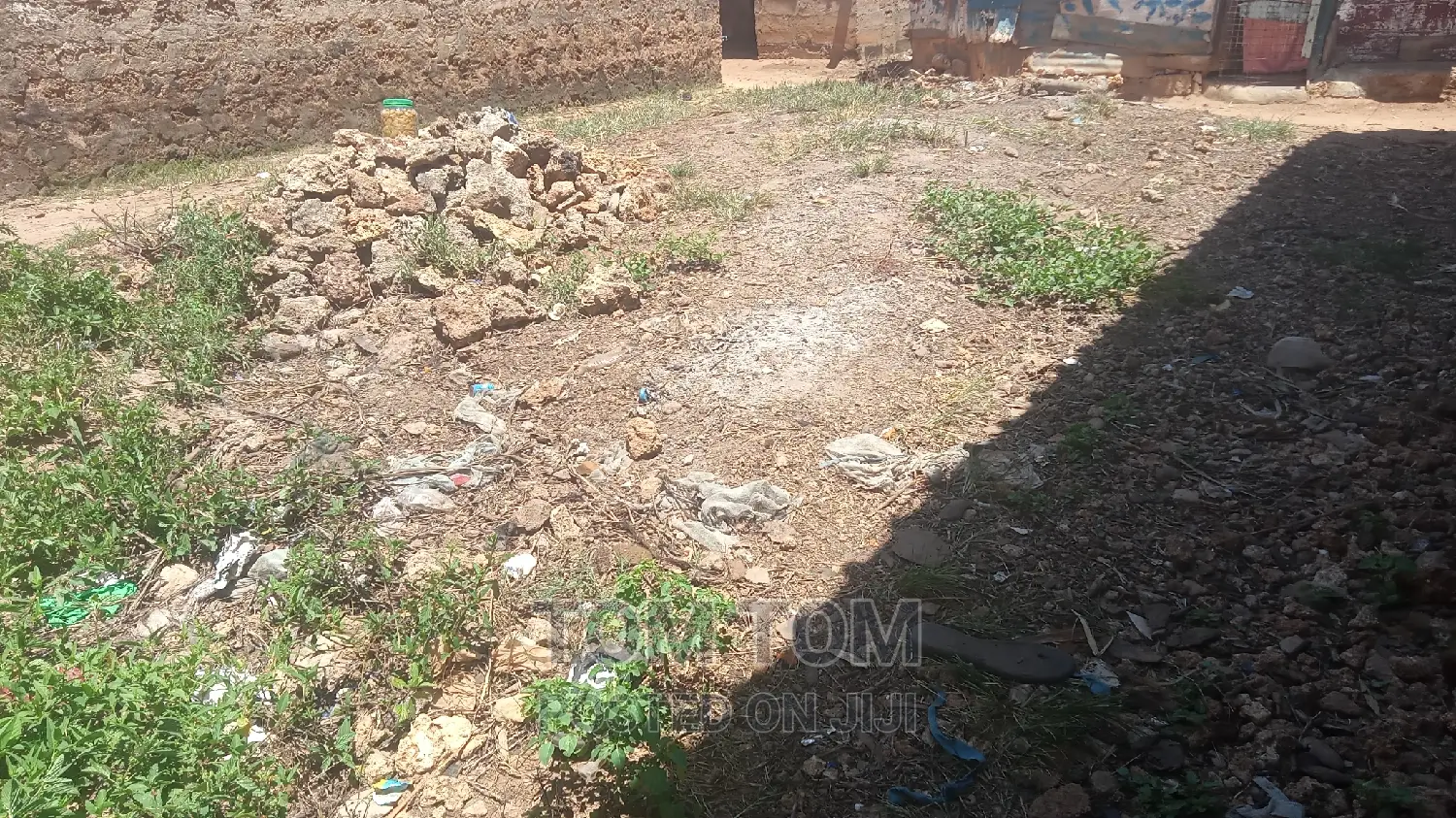 20×30 Plot 1km to the Beach