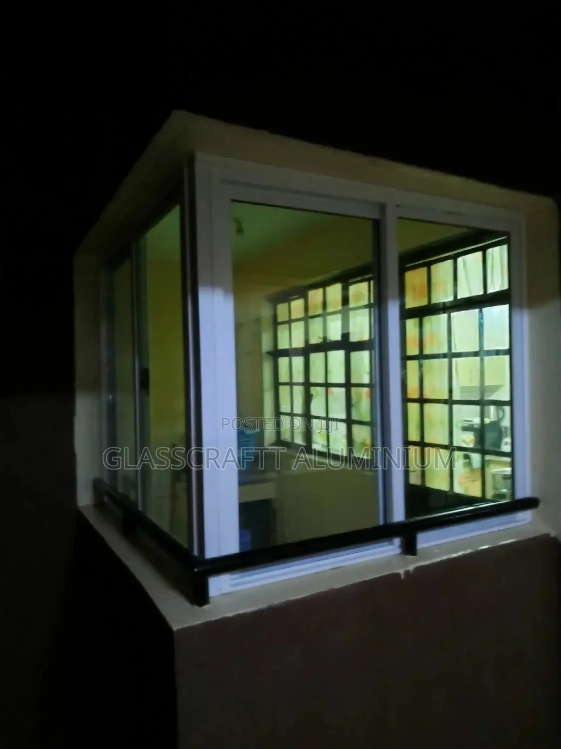 White Glazed Aluminum Balcony