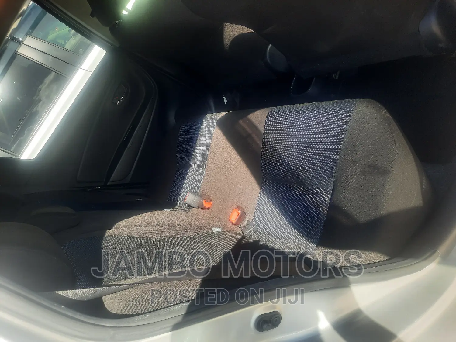 Toyota Vitz 2016 Silver