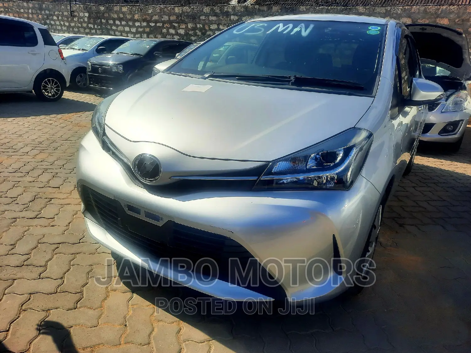 Toyota Vitz 2016 Silver