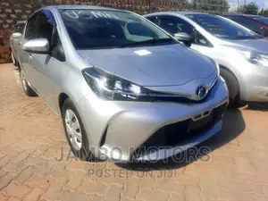 Toyota Vitz 2016 Silver