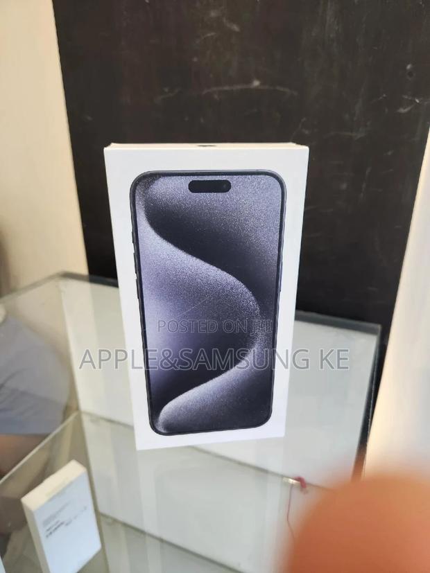 New Apple iPhone 15 Pro Max 256 GB Black - main view