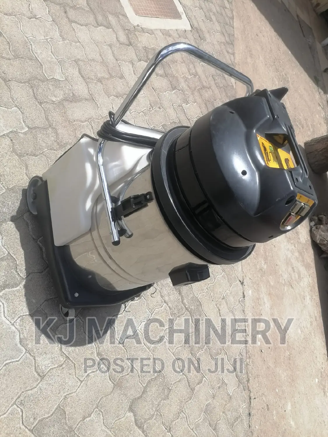 Aico 60 Litres Wet and Dry Carpetcleaner-Quality Assured
