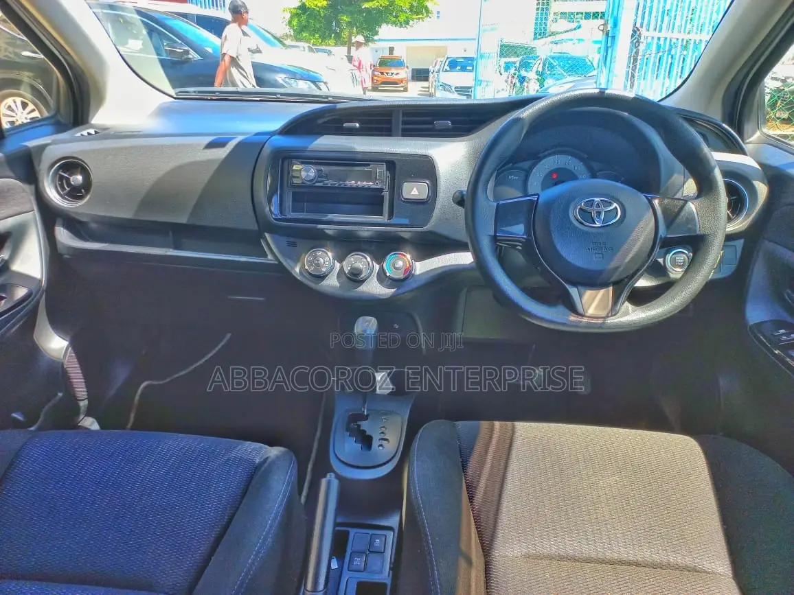 Toyota Vitz 2016 White