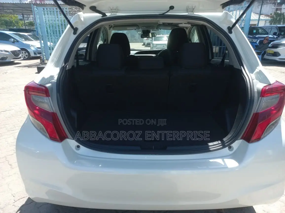 Toyota Vitz 2016 White