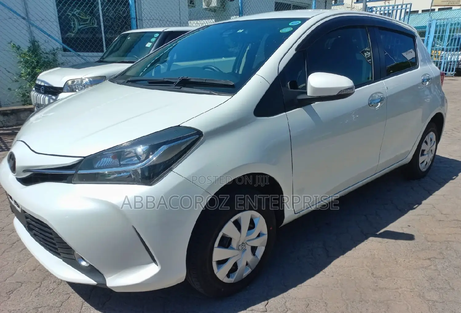 Toyota Vitz 2016 White