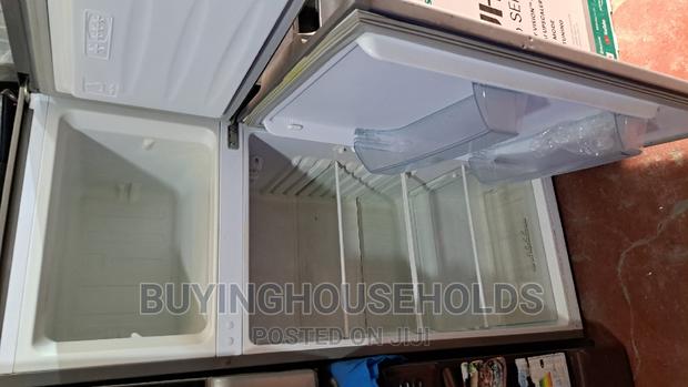 Hisense 215l Two Door Fridge - thumbnail 2