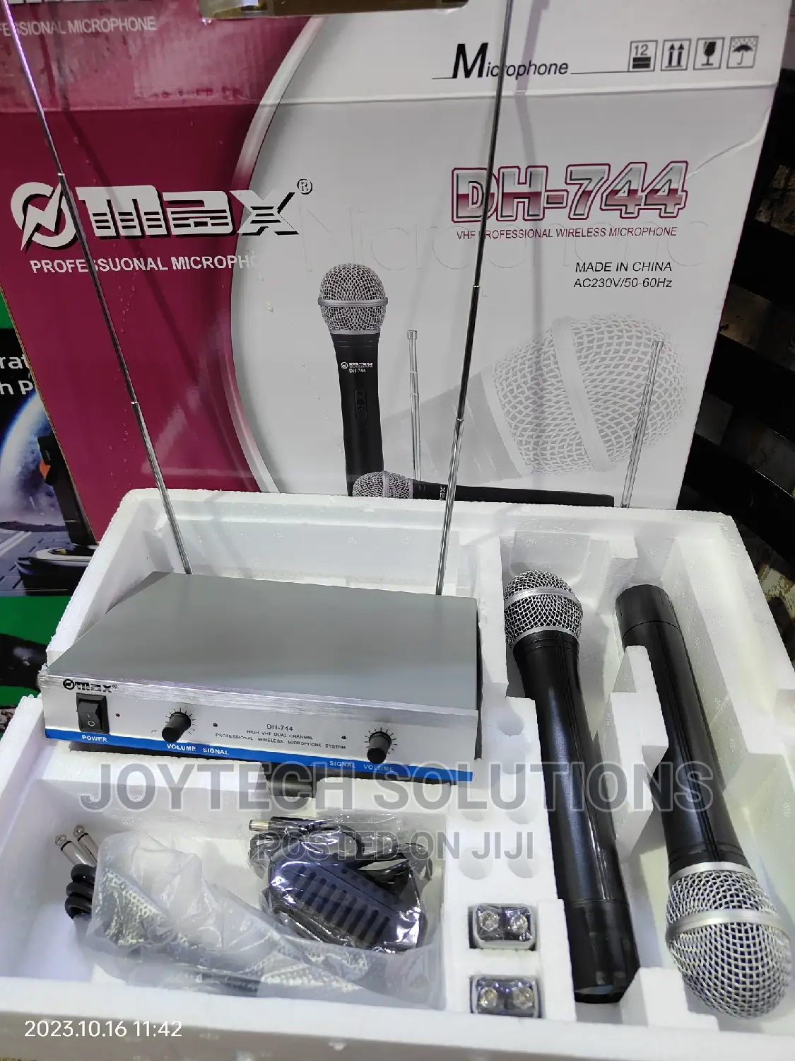Wireless Microphone Dual MAX-DH - 744. VHF Professional Mic.
