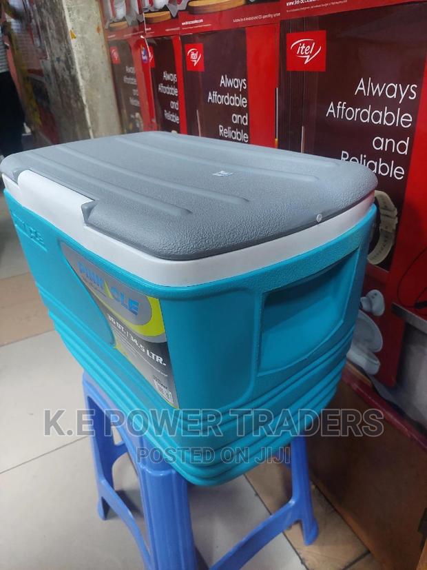 34.5 Litre Cooler Box - main view