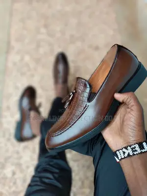 Italian Laceless Officials