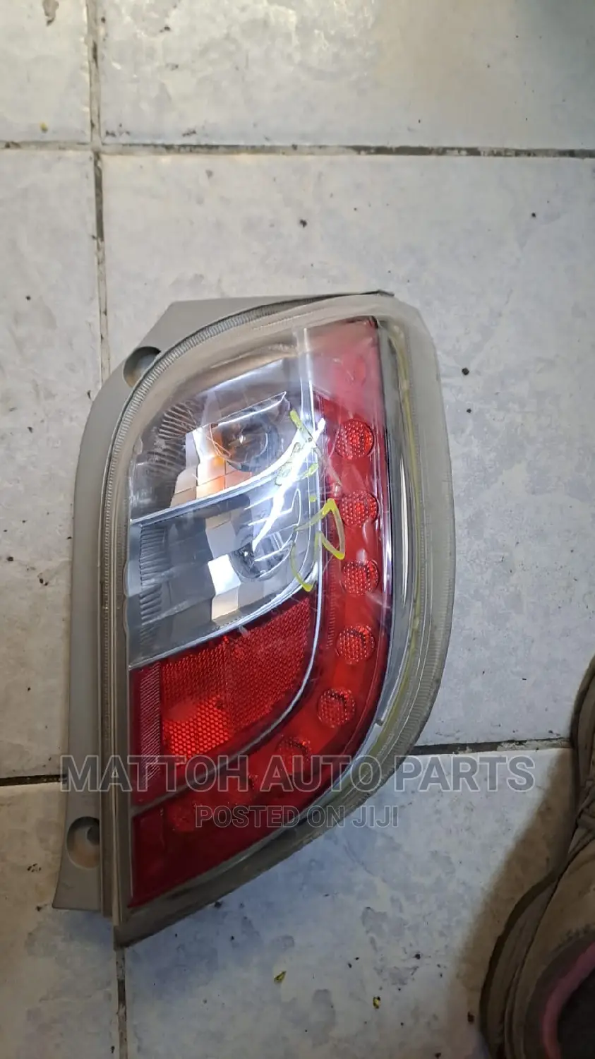 Daihatsu Mira Taillight