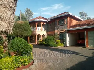5bdrm Maisonette in Oluulua for sale
