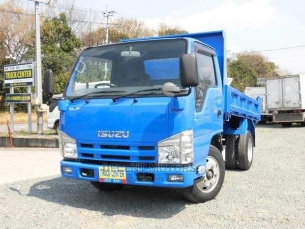 Isuzu ELF Truck 2015 Blue