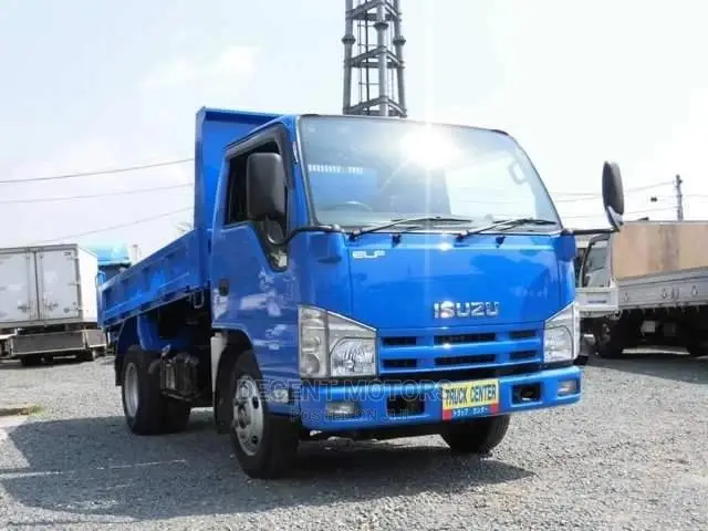 Isuzu ELF Truck 2015 Blue