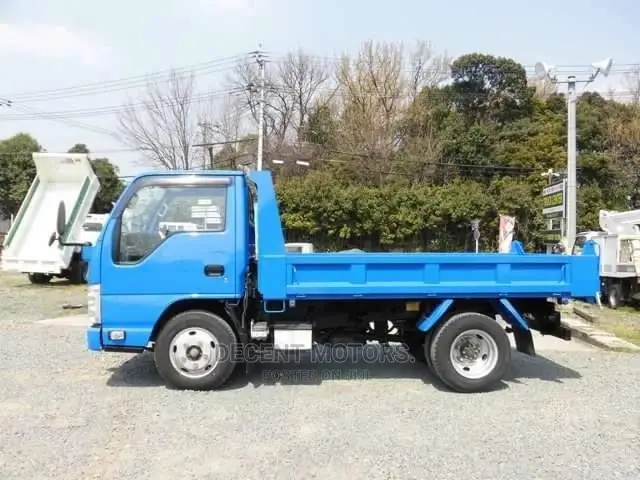 Isuzu ELF Truck 2015 Blue