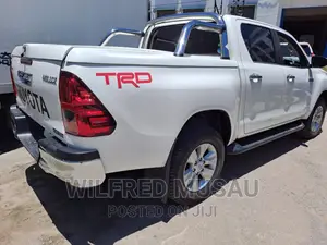 Toyota Hilux 2018 White