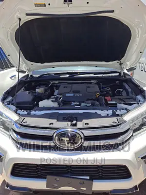 Toyota Hilux 2018 White