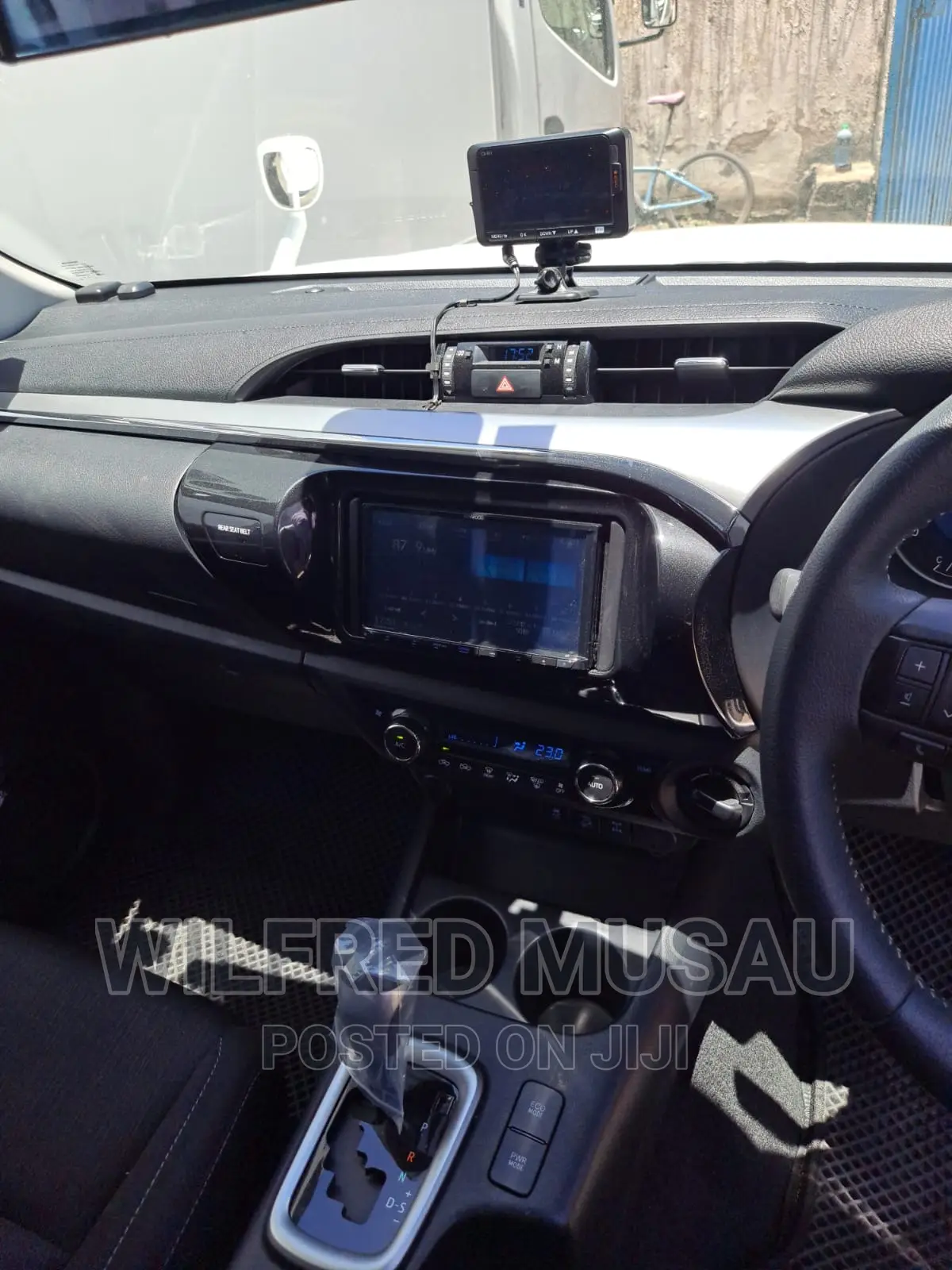 Toyota Hilux 2018 White