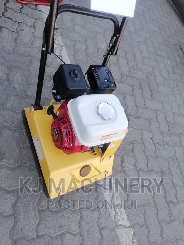 Construction Plate Compactor 80kilogram Honda Engine - main view