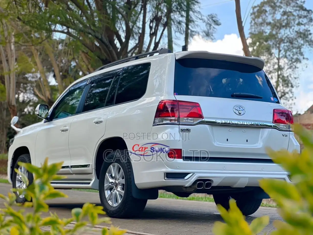 Toyota Land Cruiser 2017 White