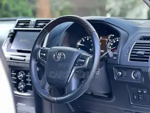 Toyota Land Cruiser Prado 2017 Off white