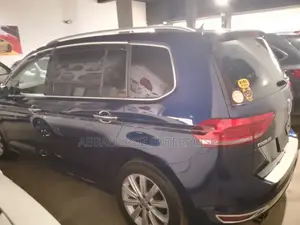 Volkswagen Touran 2016 Blue