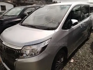 Toyota Esquire 2016 Silver