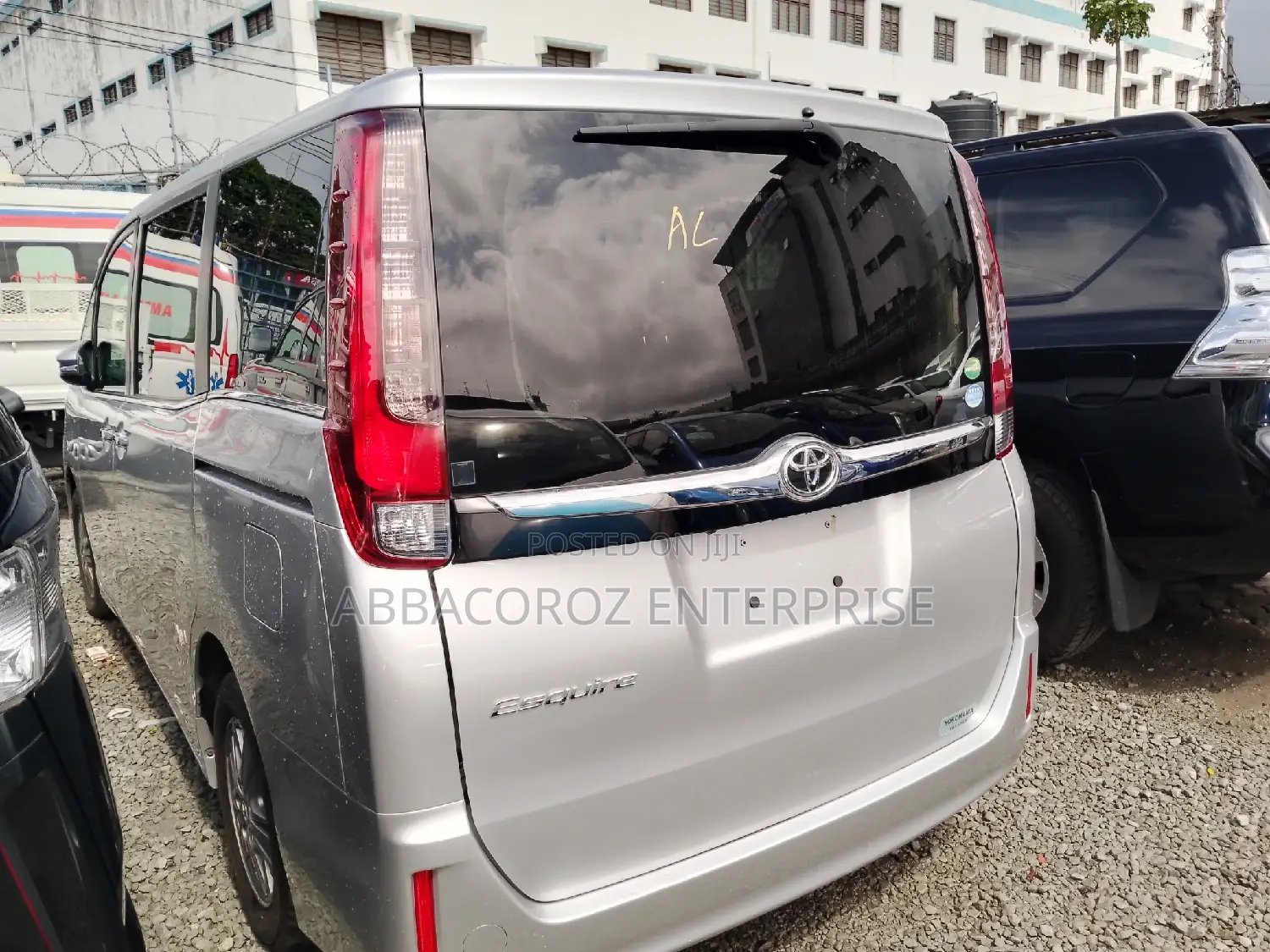 Toyota Esquire 2016 Silver