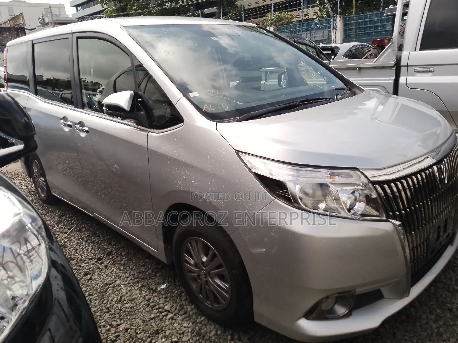 Toyota Esquire 2016 Silver