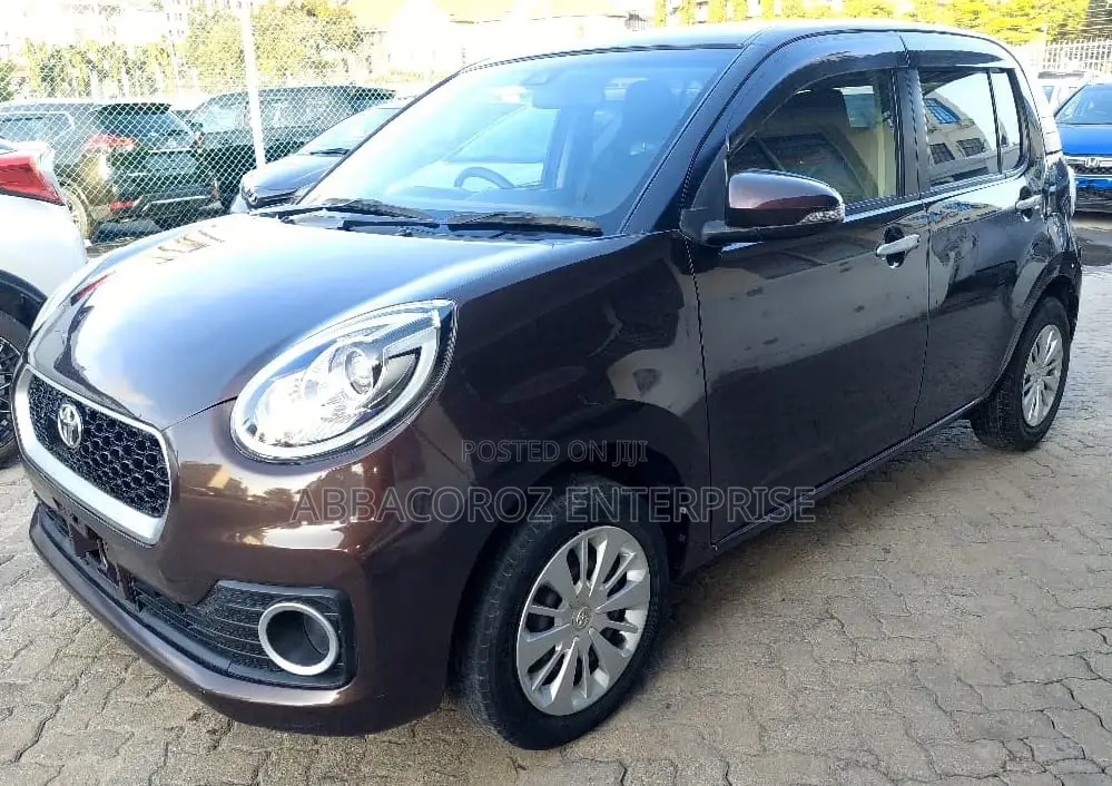 Toyota Passo 2017 Brown