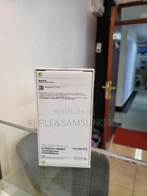 New Apple iPhone 15 Pro 256 GB Black - thumbnail 2