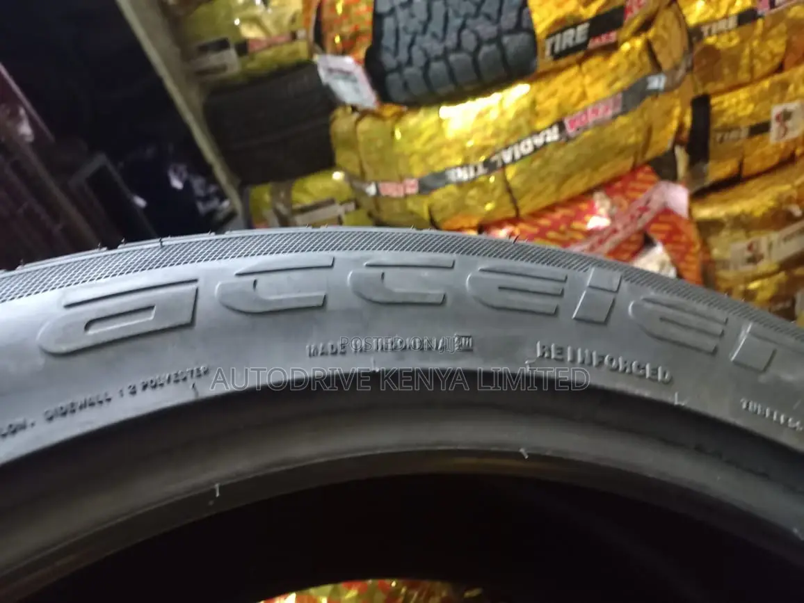 285/45R22 Accelera Tyre