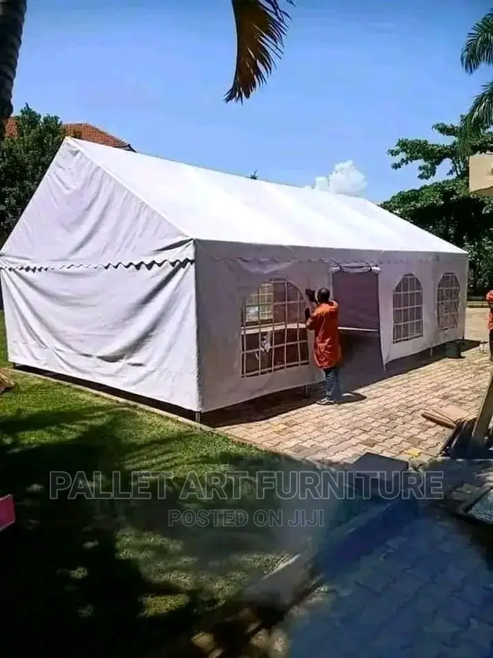 100 Seater Tent