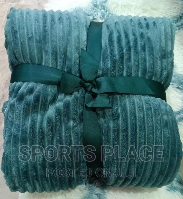 Sherpa Throw Blanket - thumbnail 2