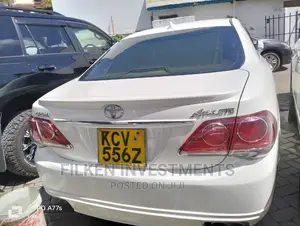 Toyota Crown 2010 White