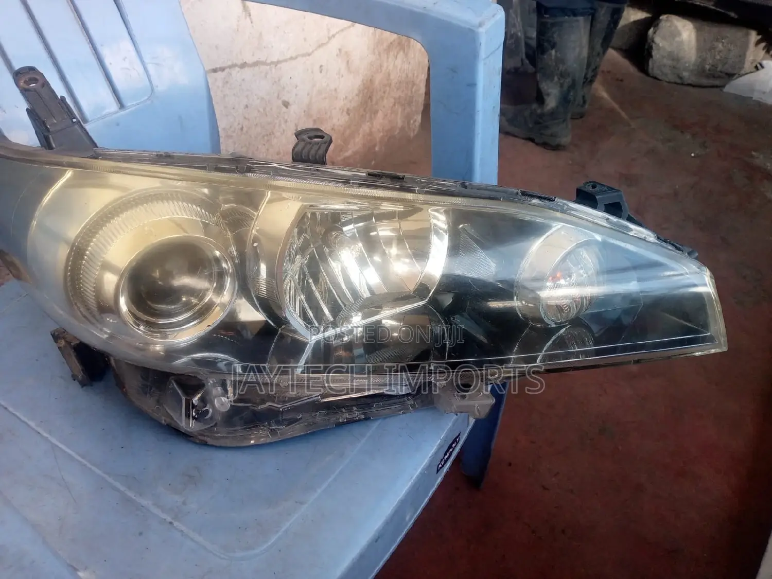 Toyota Wish RHS Xenon Headlights