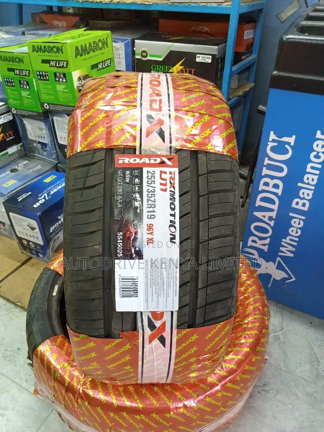255/35r19 Roadx Tyre