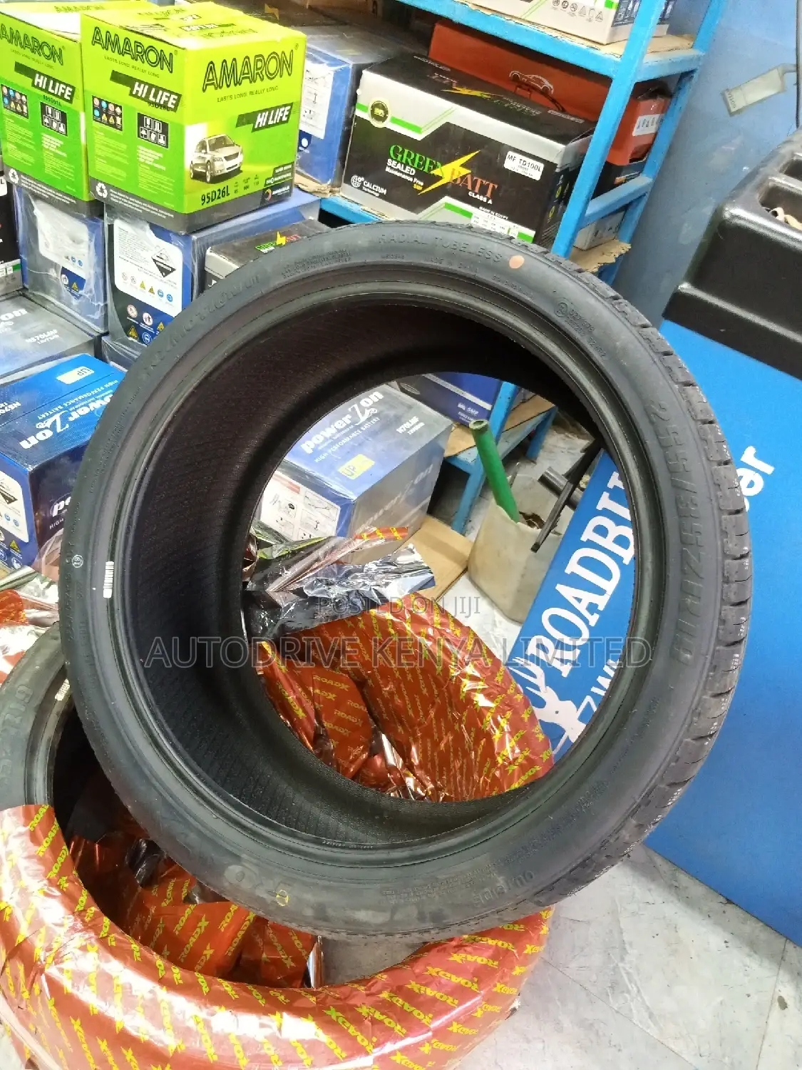 255/35r19 Roadx Tyre
