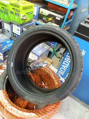 255/35r19 Roadx Tyre