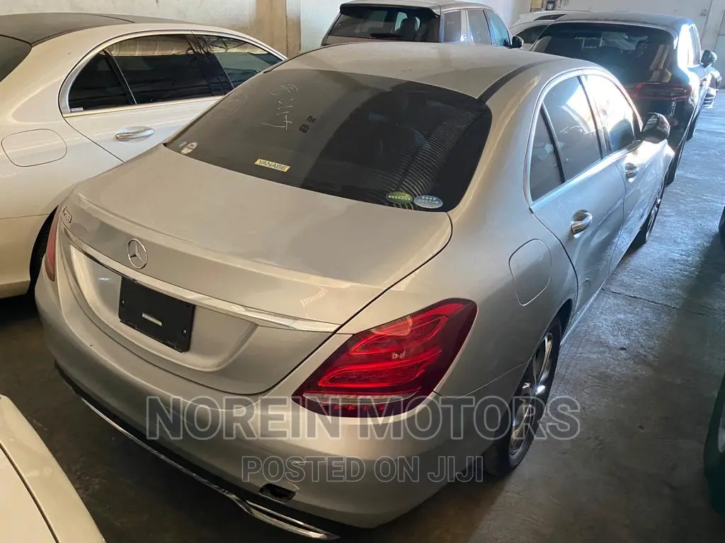 Mercedes-Benz C180 2016 Silver