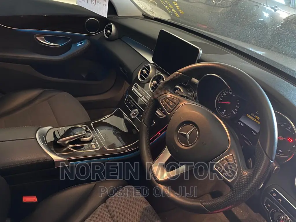 Mercedes-Benz C180 2016 Silver