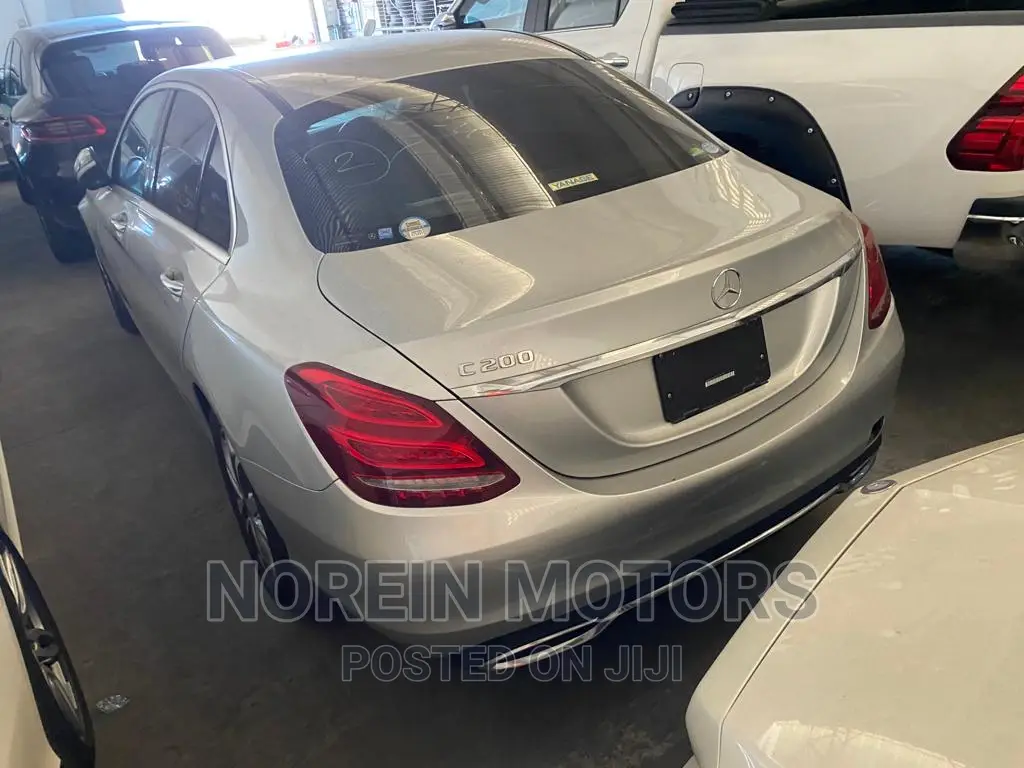 Mercedes-Benz C180 2016 Silver