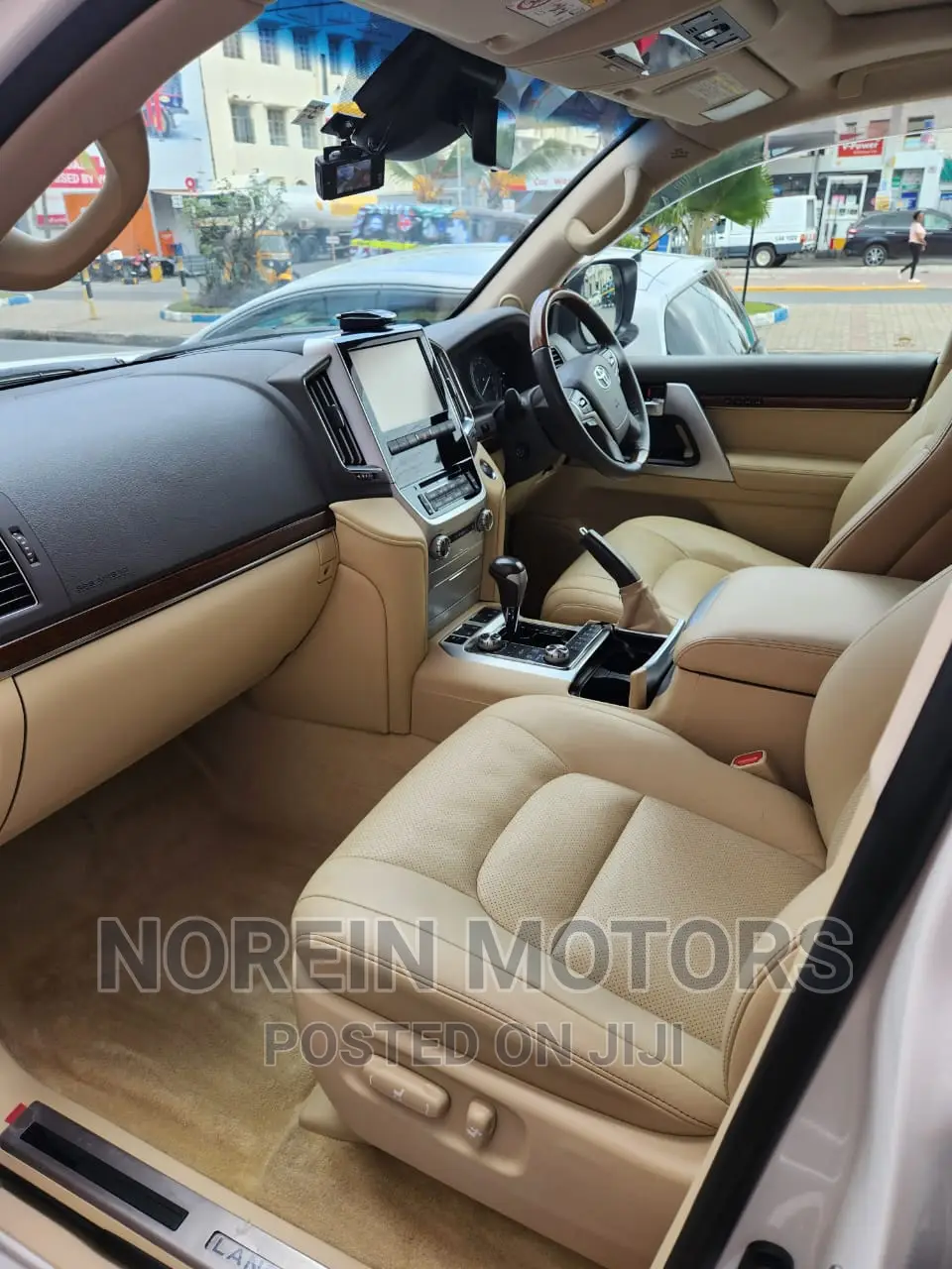 Toyota Land Cruiser 2017 White
