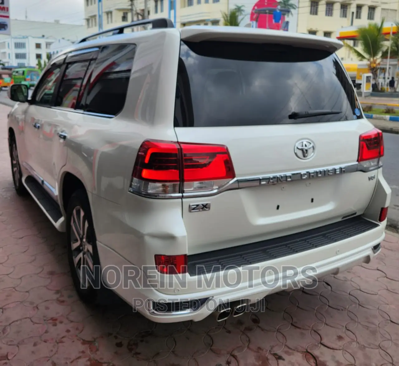 Toyota Land Cruiser 2017 White