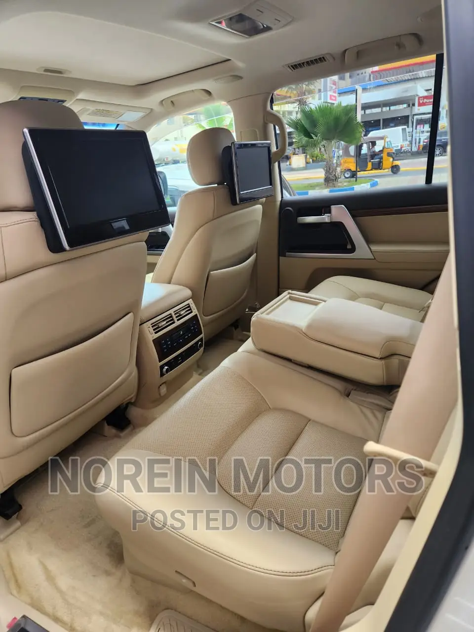 Toyota Land Cruiser 2017 White