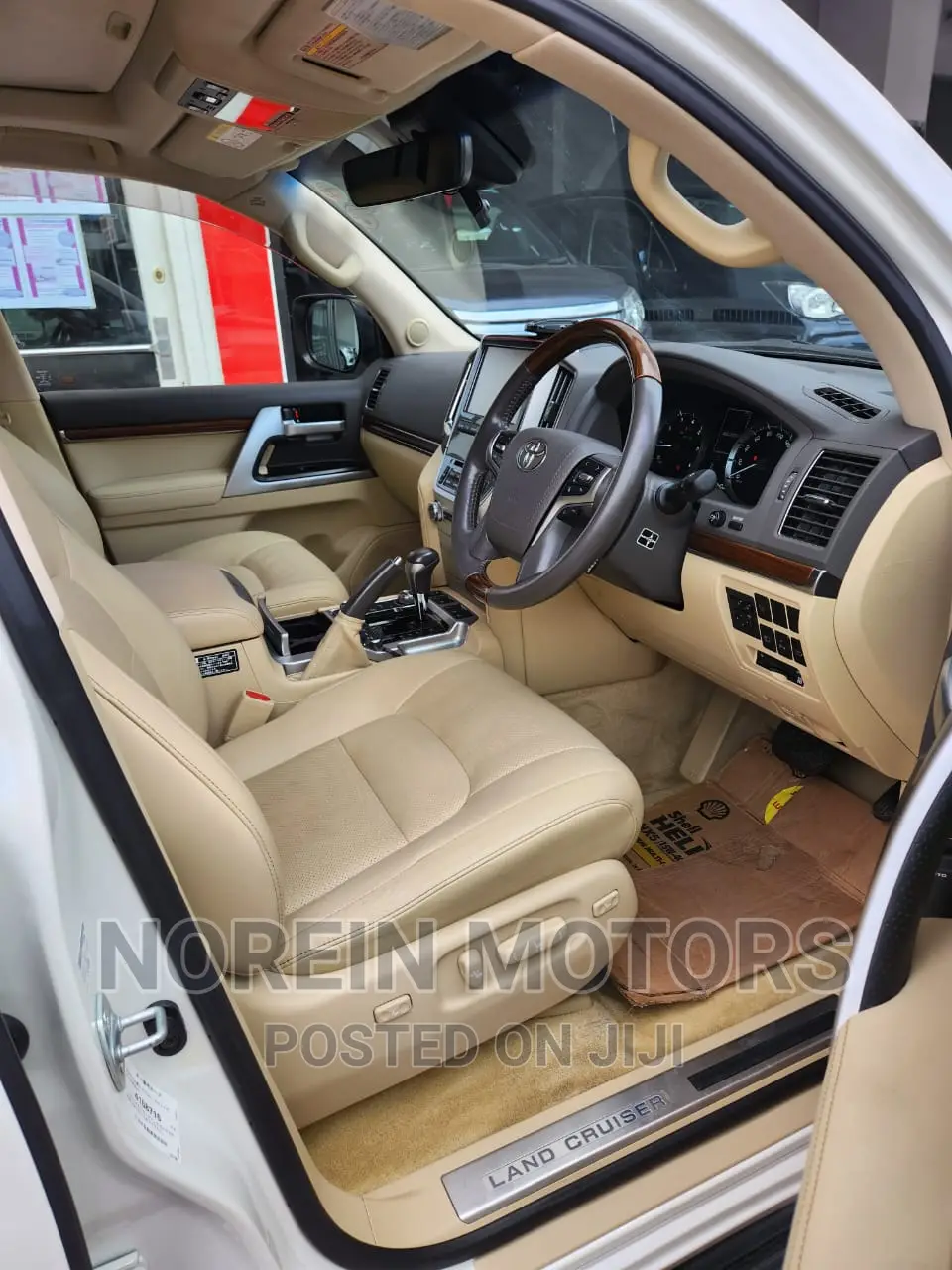 Toyota Land Cruiser 2017 White