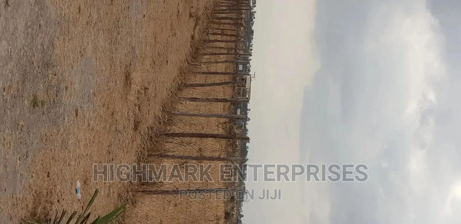 10 Acres for Sale in Koma